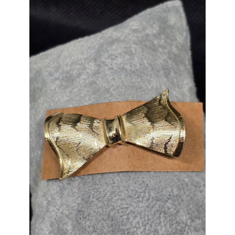 Vintage Estate Aquired Gold Tone Textured Coquette Bow Brooch Pin Metallic